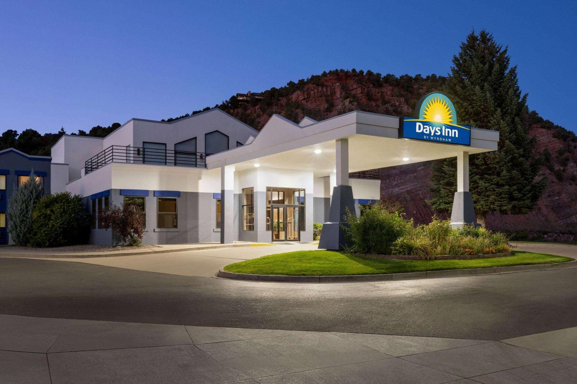 Days Inn By Wyndham Carbondale Eksteriør billede