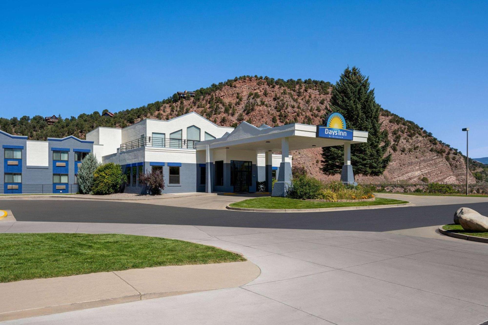 Days Inn By Wyndham Carbondale Eksteriør billede